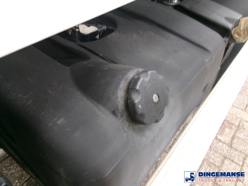 Renault Midlum 280 Dxi 4x2 fuel tank 11.3 m3 / 3 comp - משאית מכל: תמונה 5 Renault Midlum 280 Dxi 4x2 fuel tank 11.3 m3 / 3 comp - משאית מכל: תמונה 5