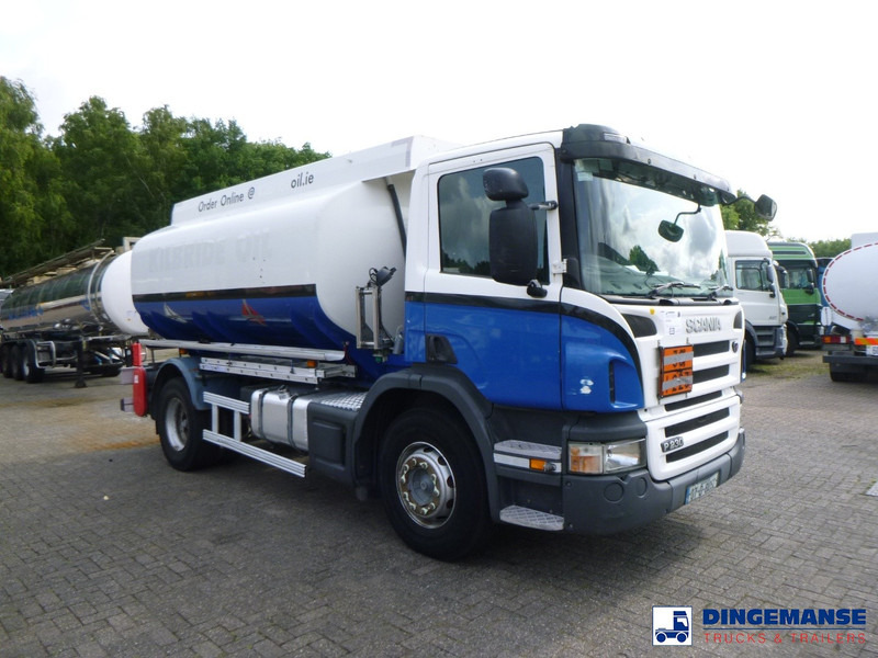 Scania P 230 DB 4x2 RHD fuel tank 12.4 m3 / 4 comp - משאית מכל: תמונה 2 Scania P 230 DB 4x2 RHD fuel tank 12.4 m3 / 4 comp - משאית מכל: תמונה 2