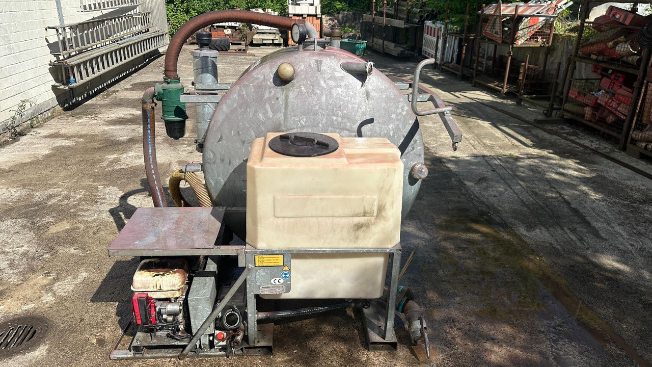 Saug-Druck fass Flexi + 2 Frisch-Wassertaschen - משאית ואקום: תמונה 1 Saug-Druck fass Flexi + 2 Frisch-Wassertaschen - משאית ואקום: תמונה 1