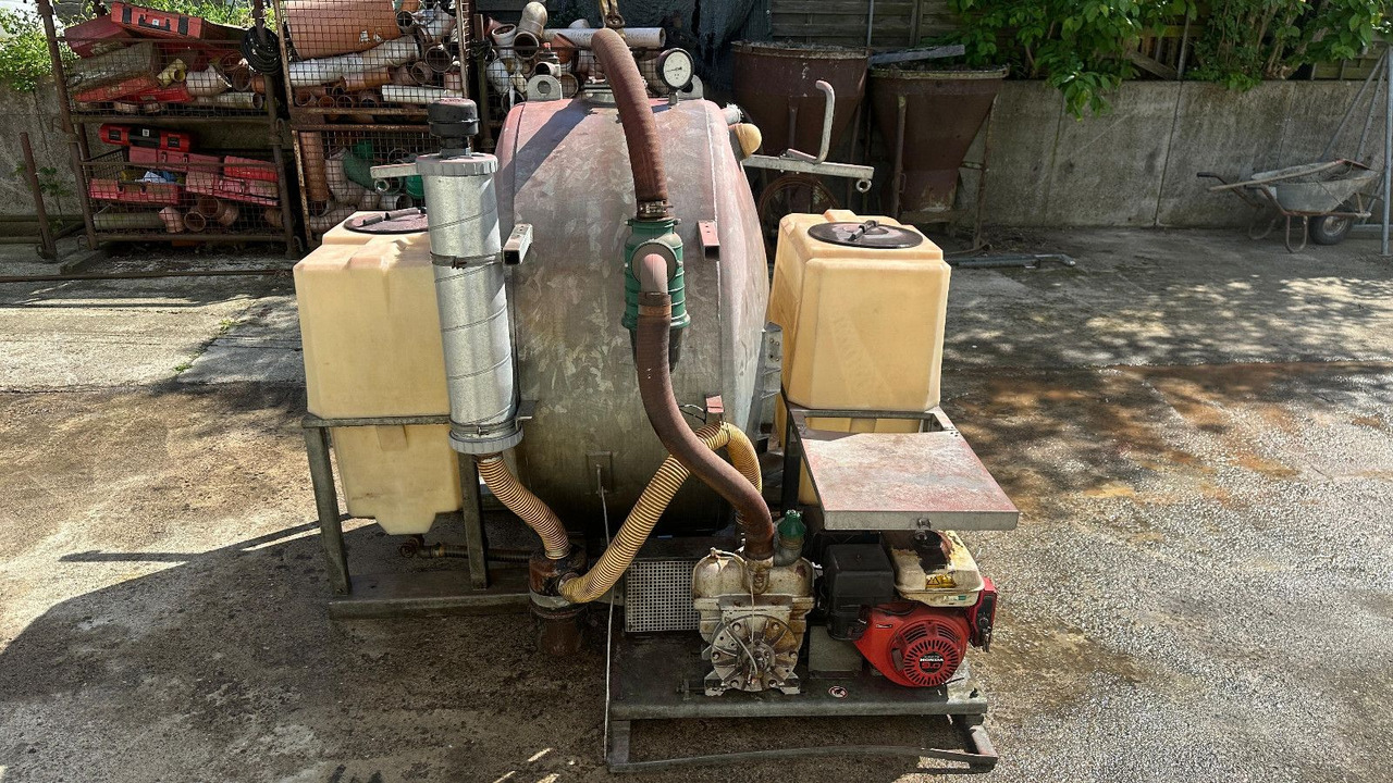 Saug-Druck fass Flexi + 2 Frisch-Wassertaschen - משאית ואקום: תמונה 5 Saug-Druck fass Flexi + 2 Frisch-Wassertaschen - משאית ואקום: תמונה 5