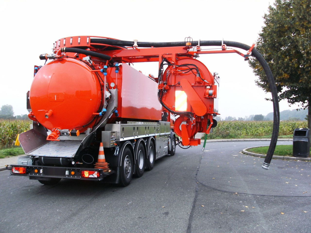 Scania R450 8x4 Kroll 19m³ W-Rückgewinner Kombi-HD +ADR - משאית ואקום: תמונה 3 Scania R450 8x4 Kroll 19m³ W-Rückgewinner Kombi-HD +ADR - משאית ואקום: תמונה 3