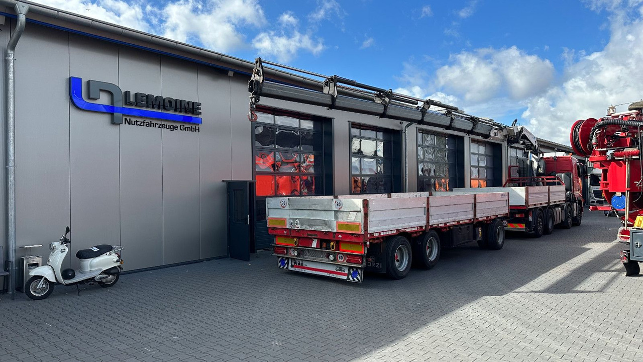 Volvo 480 8x2 Pritsche + FASSI F800XP Kran 6x - משאית צד נופל/ שטוחה, משאית מנוף: תמונה 1 Volvo 480 8x2 Pritsche + FASSI F800XP Kran 6x - משאית צד נופל/ שטוחה, משאית מנוף: תמונה 1