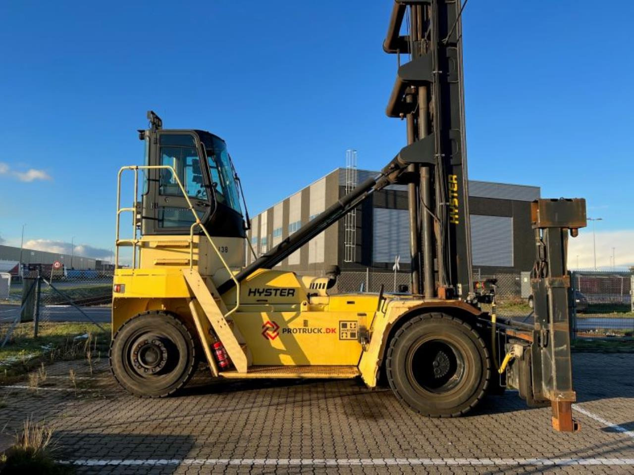 Hyster H16XM-12EC - מפעיל מכולות: תמונה 1 Hyster H16XM-12EC - מפעיל מכולות: תמונה 1