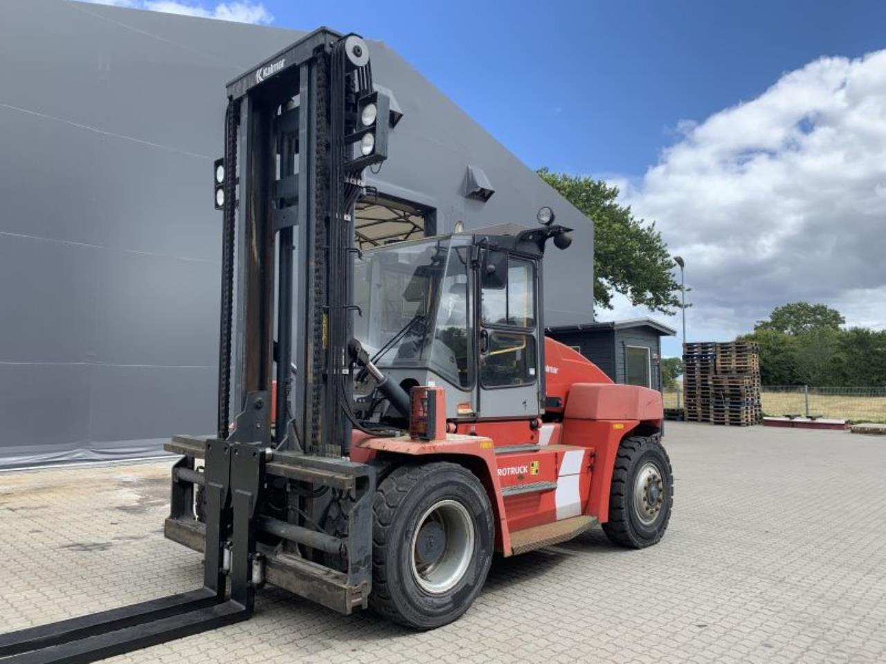 Kalmar DCE100-6 - מלגזת סולר: תמונה 2 Kalmar DCE100-6 - מלגזת סולר: תמונה 2