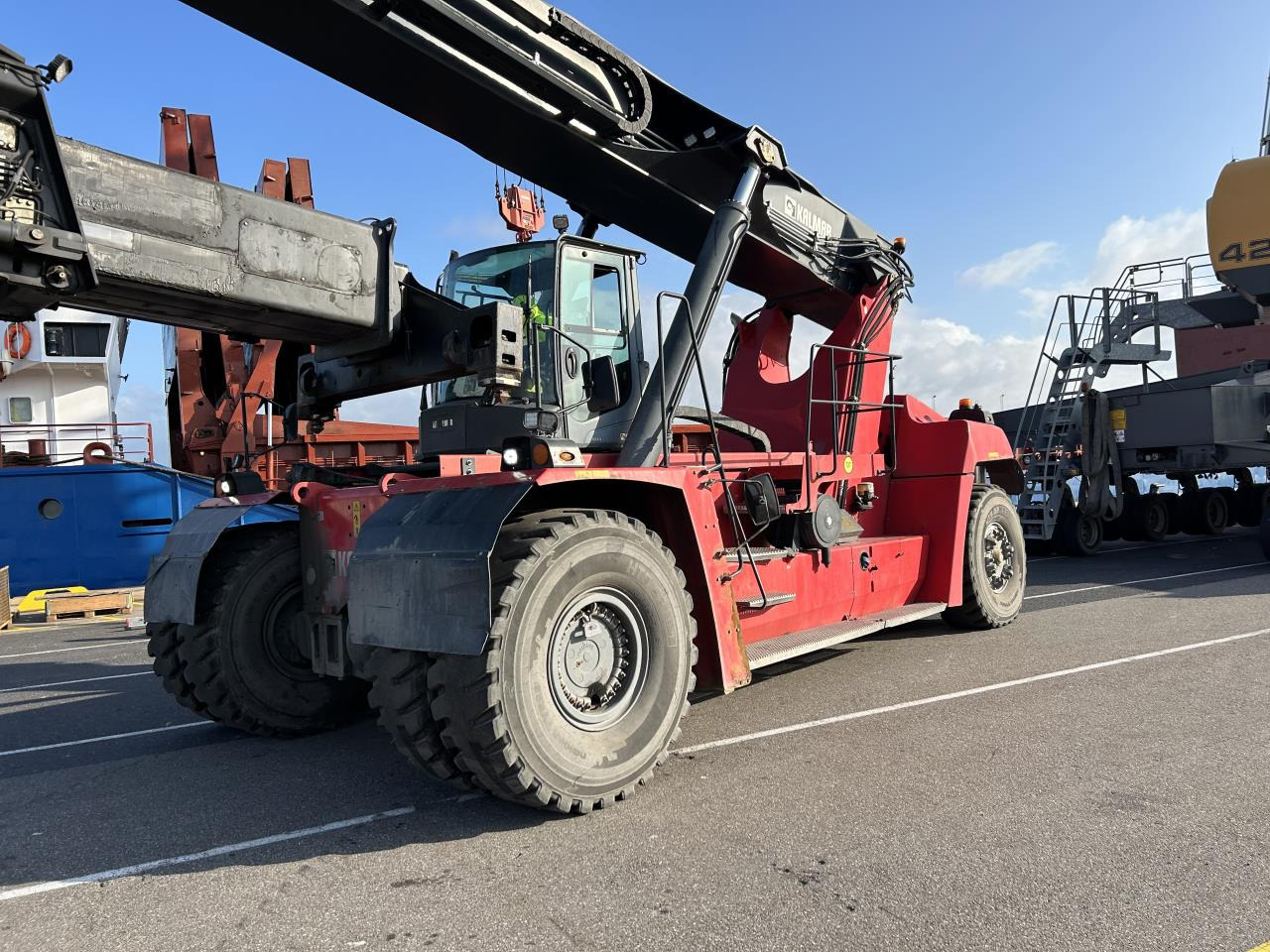 Kalmar DRG450-65S5 - מערים הגעה: תמונה 2 Kalmar DRG450-65S5 - מערים הגעה: תמונה 2
