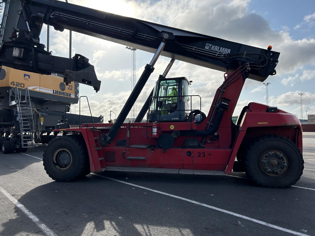 Kalmar DRG450-65S5 - מערים הגעה: תמונה 1 Kalmar DRG450-65S5 - מערים הגעה: תמונה 1