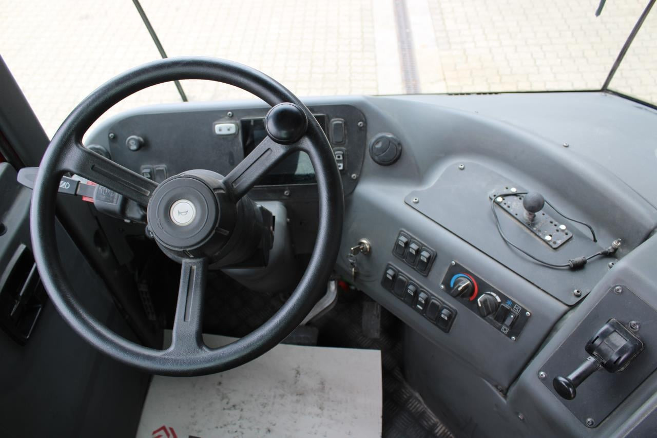 Kalmar T2I 4X2 - טרקטור מסוף: תמונה 4 Kalmar T2I 4X2 - טרקטור מסוף: תמונה 4