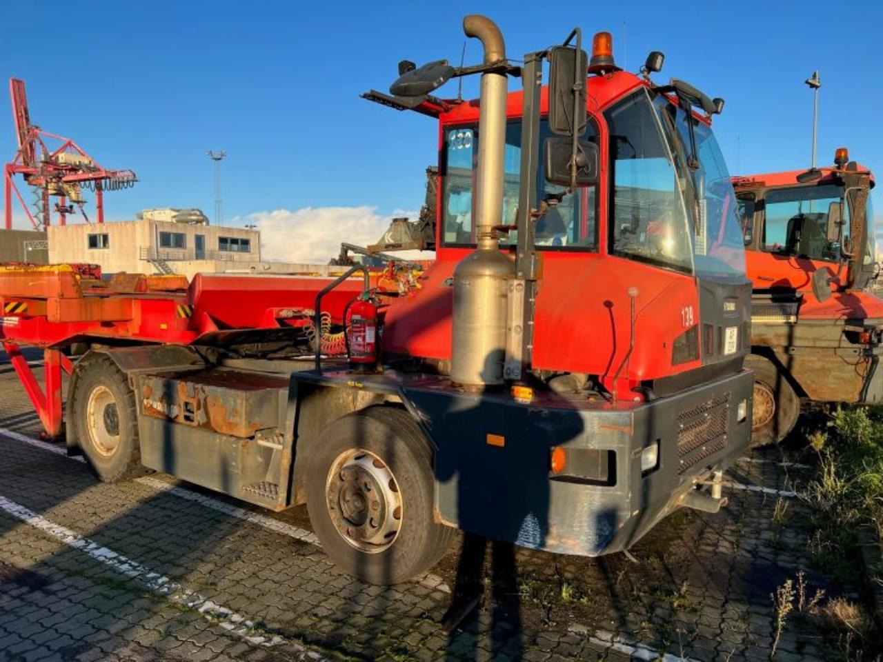 Kalmar TT618I - טרקטור מסוף: תמונה 1 Kalmar TT618I - טרקטור מסוף: תמונה 1