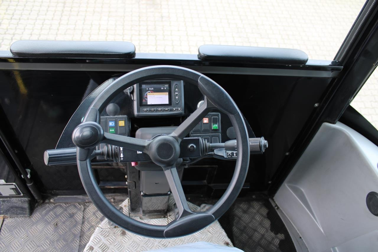 MOL RM255 4X4 - טרקטור מסוף: תמונה 4 MOL RM255 4X4 - טרקטור מסוף: תמונה 4
