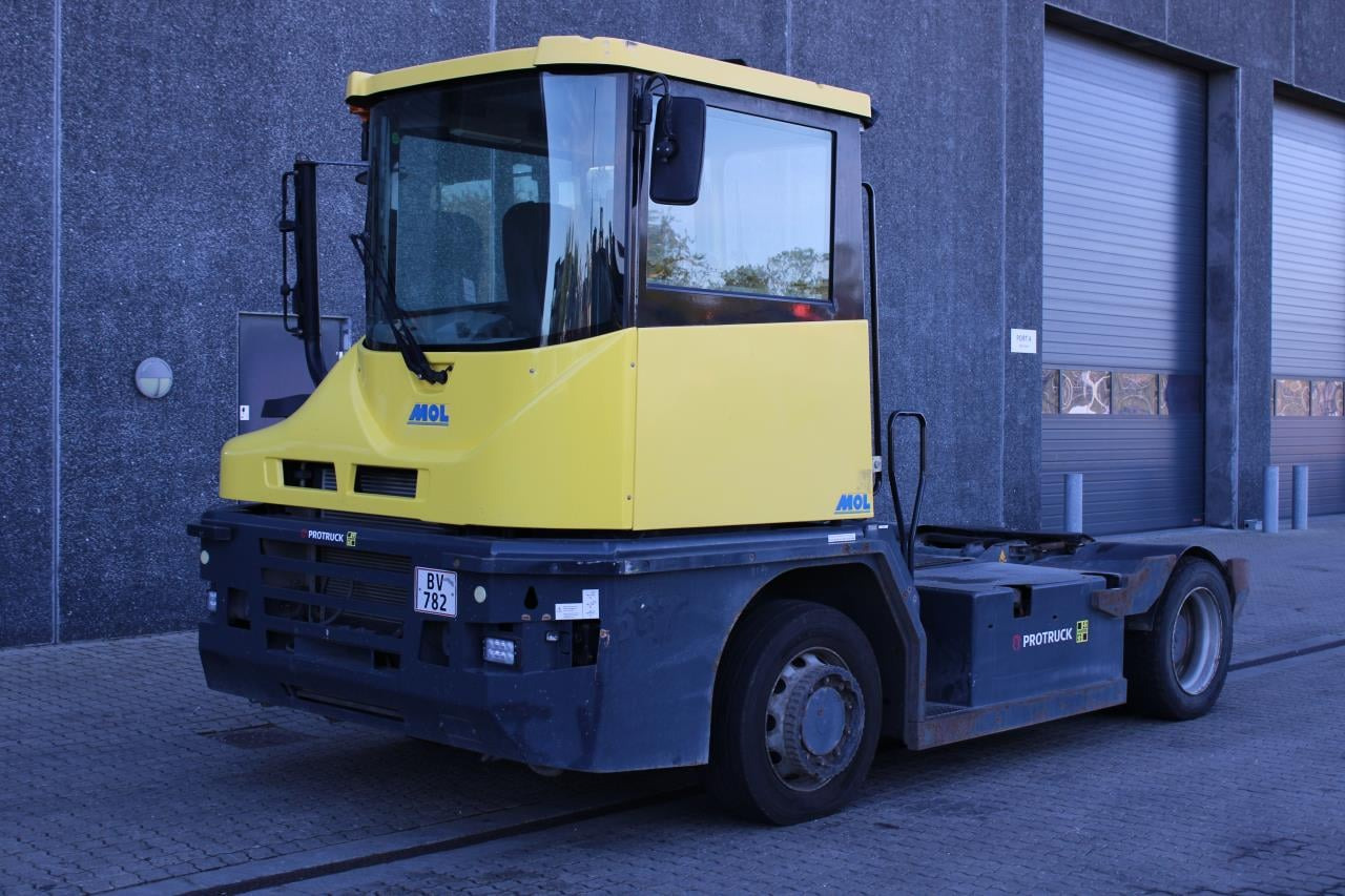 MOL RM255 4X4 - טרקטור מסוף: תמונה 2 MOL RM255 4X4 - טרקטור מסוף: תמונה 2