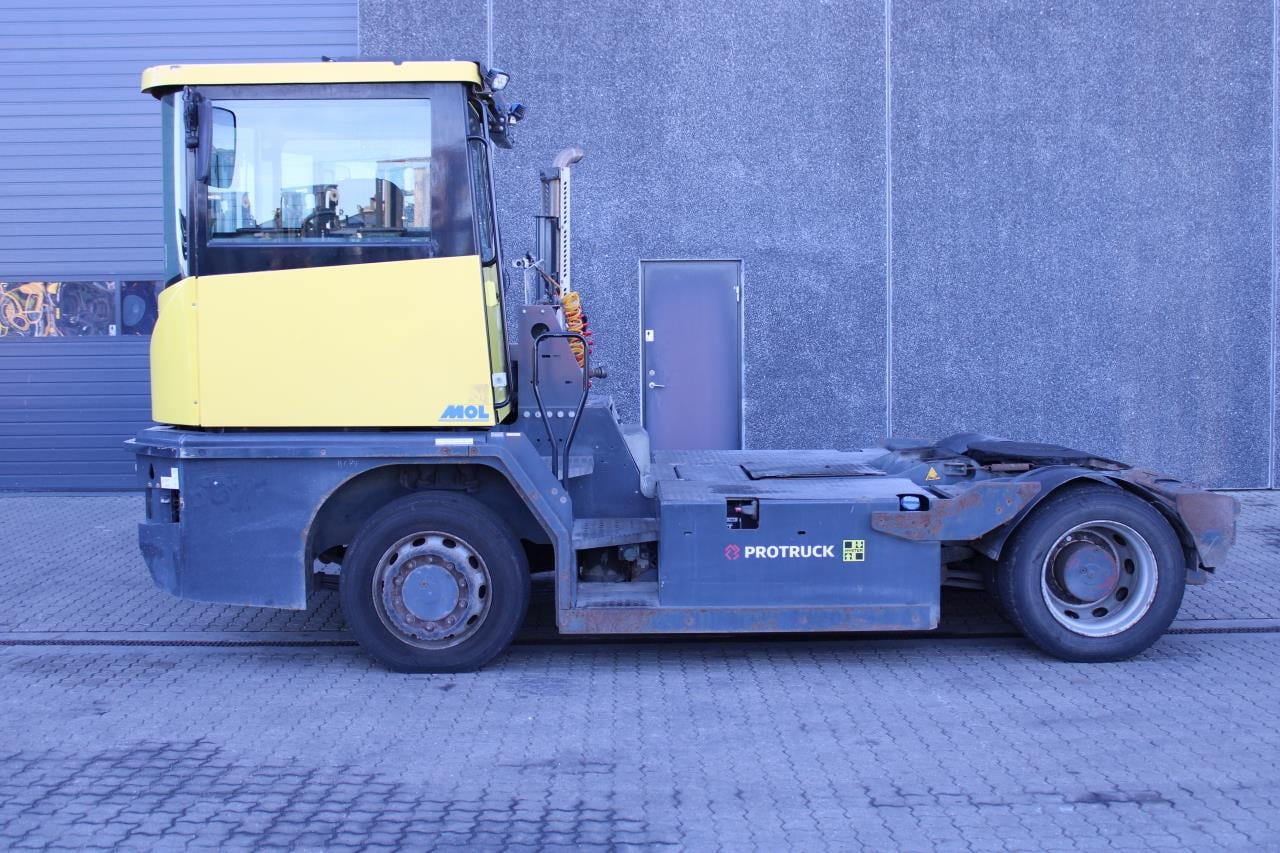 MOL RM255 4X4 - טרקטור מסוף: תמונה 1 MOL RM255 4X4 - טרקטור מסוף: תמונה 1