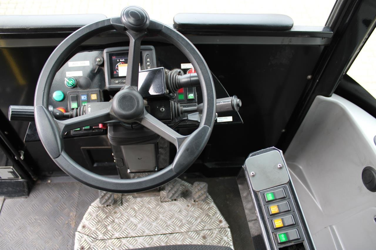 MOL RM255 4X4 - טרקטור מסוף: תמונה 4 MOL RM255 4X4 - טרקטור מסוף: תמונה 4
