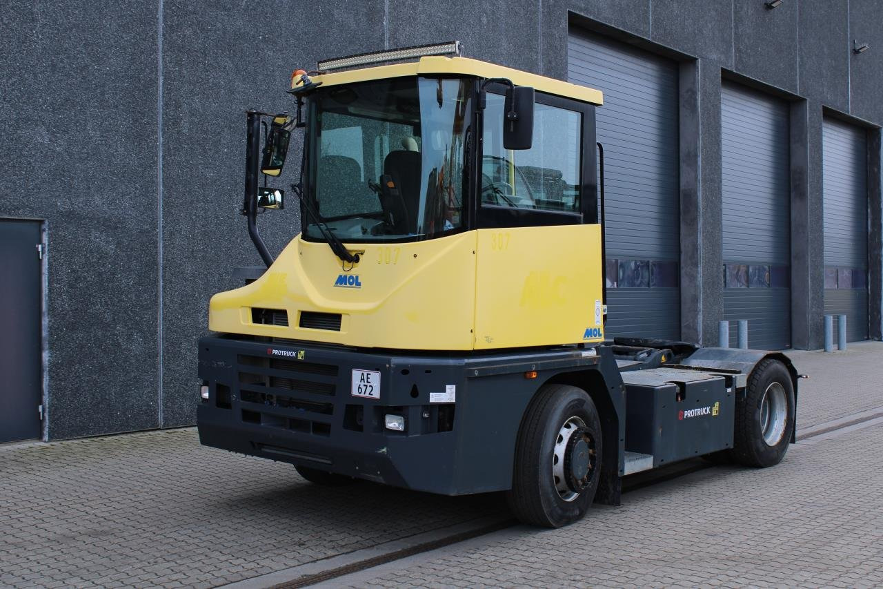 MOL RM255 4X4 - טרקטור מסוף: תמונה 2 MOL RM255 4X4 - טרקטור מסוף: תמונה 2