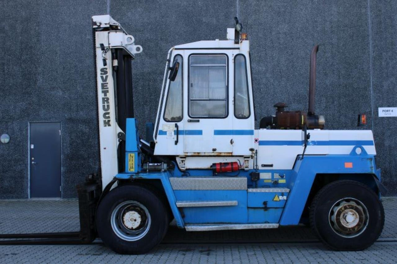 SveTruck 1090-32 - מלגזת סולר: תמונה 1 SveTruck 1090-32 - מלגזת סולר: תמונה 1