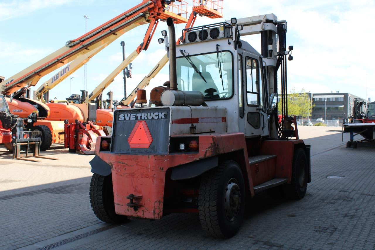 SveTruck 1260-30 - מלגזת סולר: תמונה 3 SveTruck 1260-30 - מלגזת סולר: תמונה 3