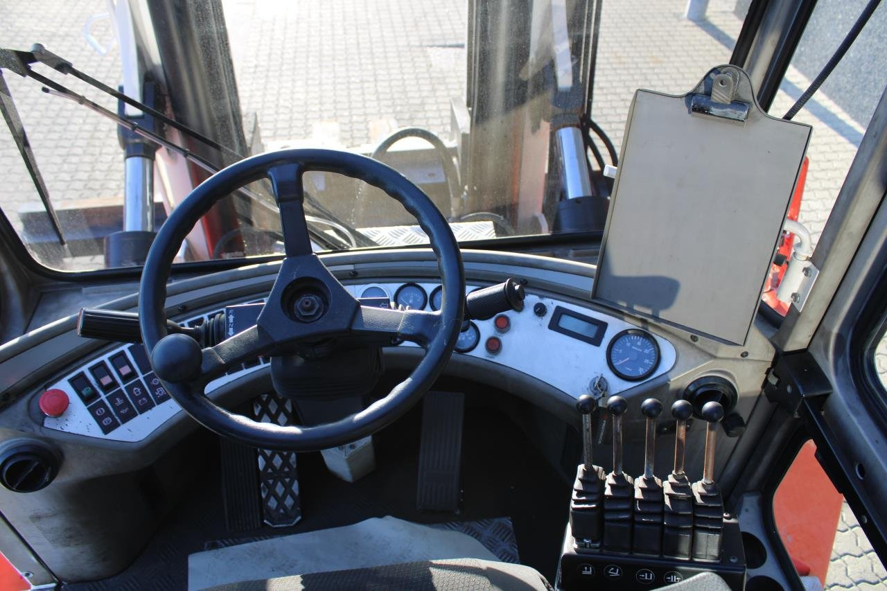 SveTruck 15120-38 - מלגזת סולר: תמונה 4 SveTruck 15120-38 - מלגזת סולר: תמונה 4