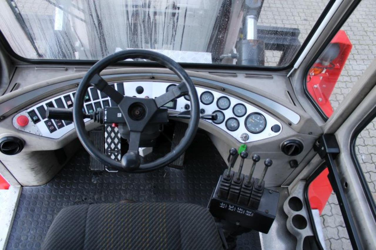 SveTruck 16120-38 - מלגזת סולר: תמונה 4 SveTruck 16120-38 - מלגזת סולר: תמונה 4