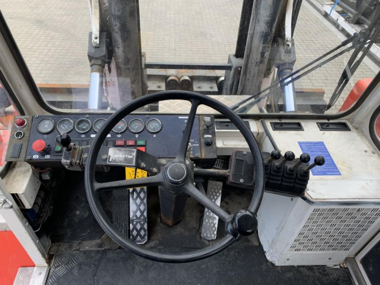 SveTruck 16120-38 - מלגזת סולר: תמונה 4 SveTruck 16120-38 - מלגזת סולר: תמונה 4