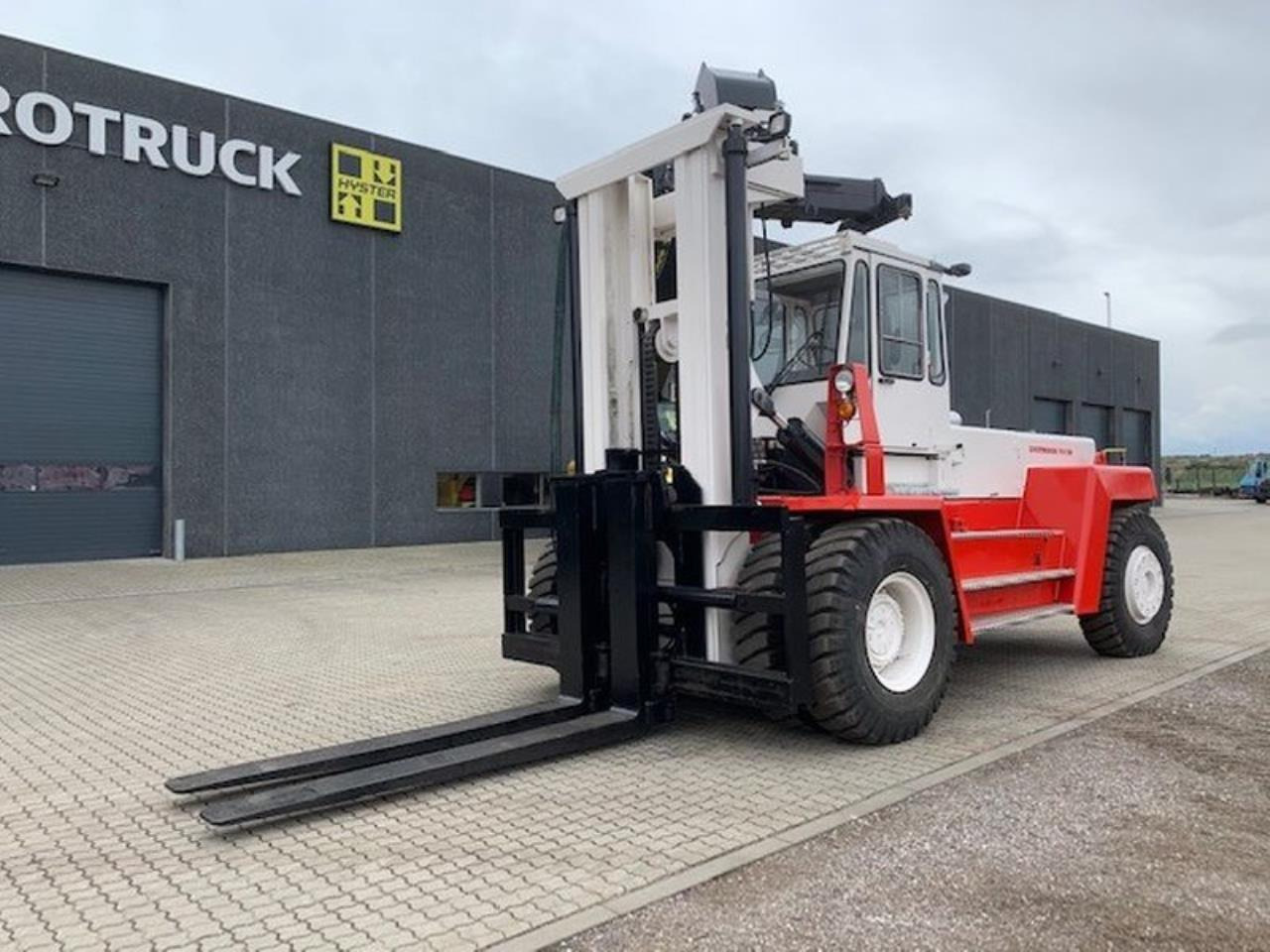 SveTruck 25120-42 - מלגזת סולר: תמונה 2 SveTruck 25120-42 - מלגזת סולר: תמונה 2