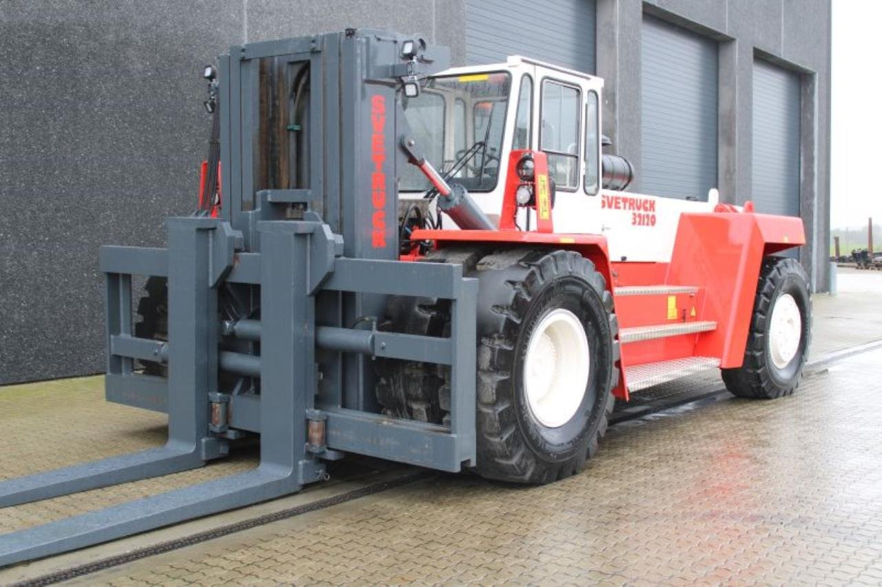 SveTruck 32120-46 - מלגזת סולר: תמונה 2 SveTruck 32120-46 - מלגזת סולר: תמונה 2