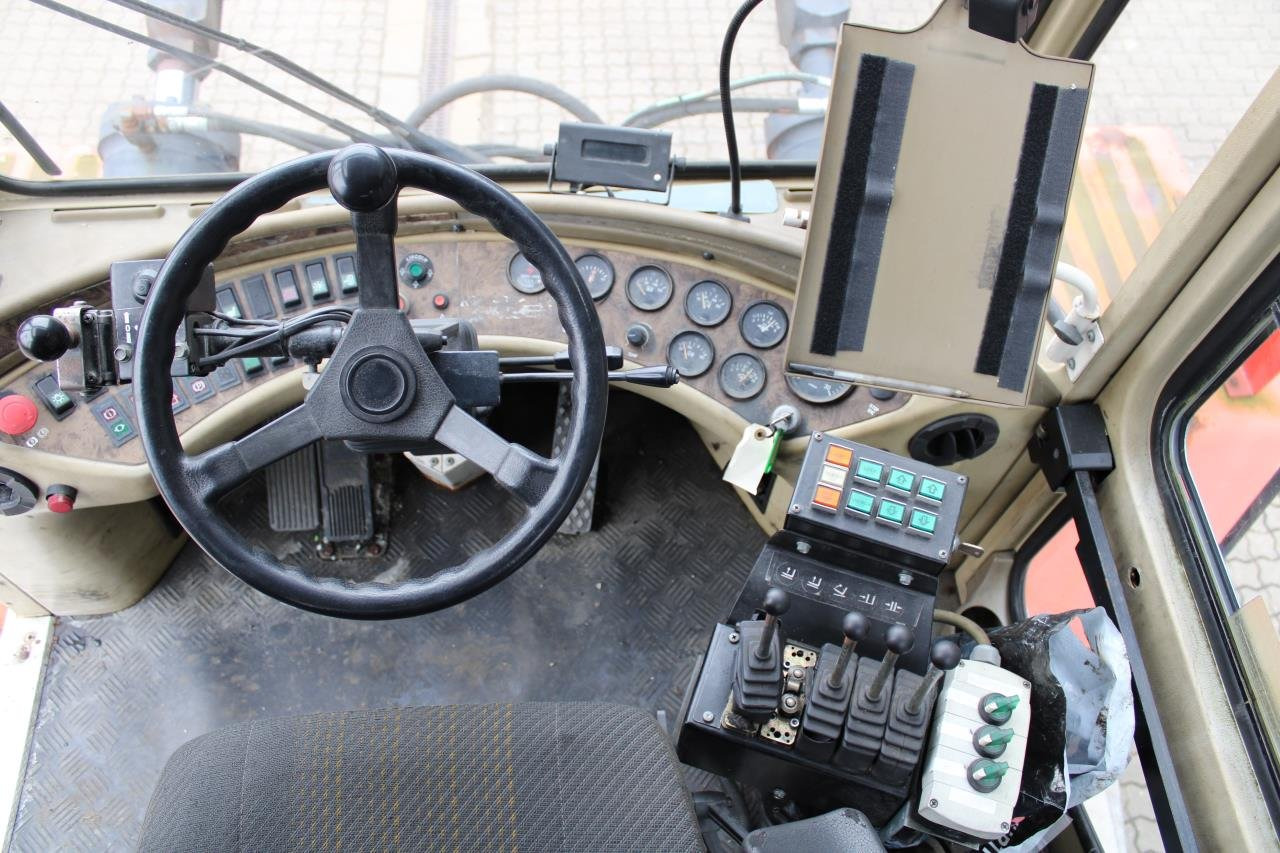 SveTruck 35120-50 - מלגזת סולר: תמונה 4 SveTruck 35120-50 - מלגזת סולר: תמונה 4