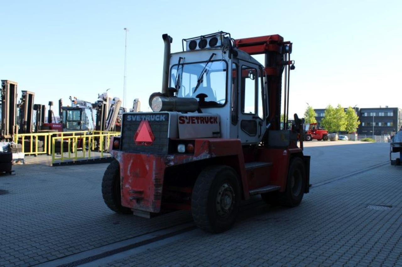 SveTruck 960-26 - מלגזת סולר: תמונה 3 SveTruck 960-26 - מלגזת סולר: תמונה 3