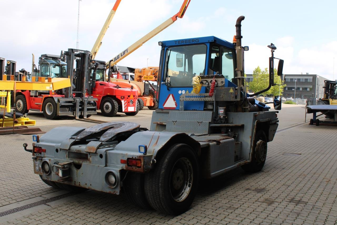 Terberg RT222 - טרקטור מסוף: תמונה 3 Terberg RT222 - טרקטור מסוף: תמונה 3