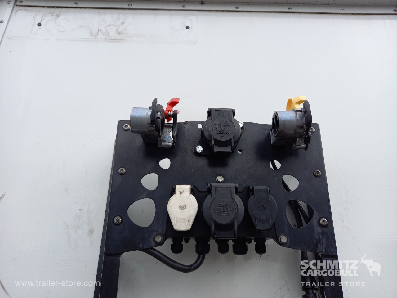 BERGER Auflieger Curtainsider Coil - סמיטריילר עם וילונות צד: תמונה 4 BERGER Auflieger Curtainsider Coil - סמיטריילר עם וילונות צד: תמונה 4