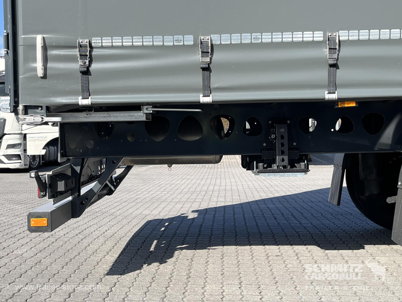 BERGER Auflieger Curtainsider Standard - סמיטריילר עם וילונות צד: תמונה 2 BERGER Auflieger Curtainsider Standard - סמיטריילר עם וילונות צד: תמונה 2