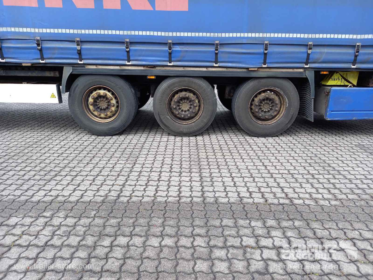 KRONE Auflieger Curtainsider Standard - סמיטריילר עם וילונות צד: תמונה 3 KRONE Auflieger Curtainsider Standard - סמיטריילר עם וילונות צד: תמונה 3