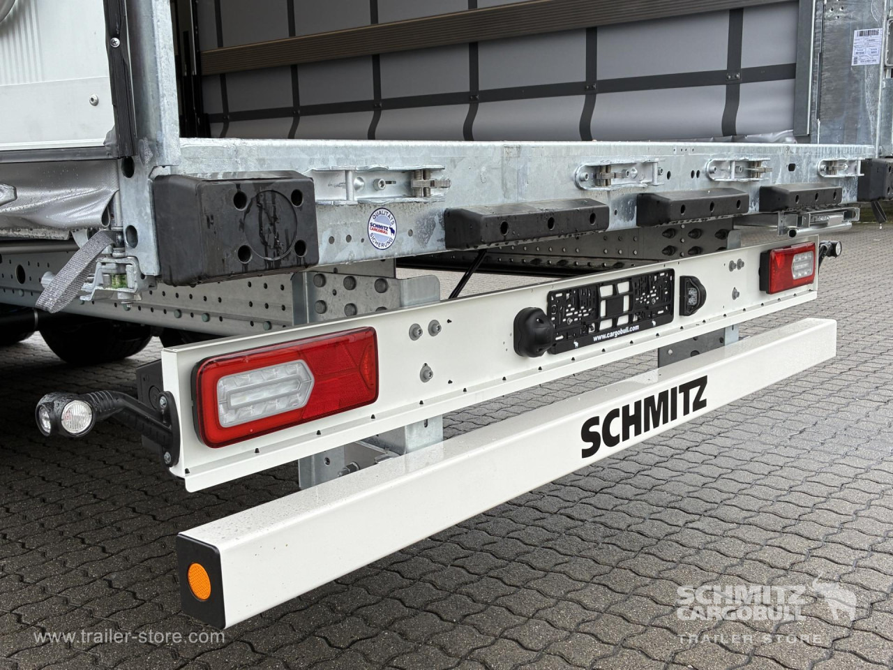 SCHMITZ Auflieger Curtainsider Mega - סמיטריילר עם וילונות צד: תמונה 4 SCHMITZ Auflieger Curtainsider Mega - סמיטריילר עם וילונות צד: תמונה 4