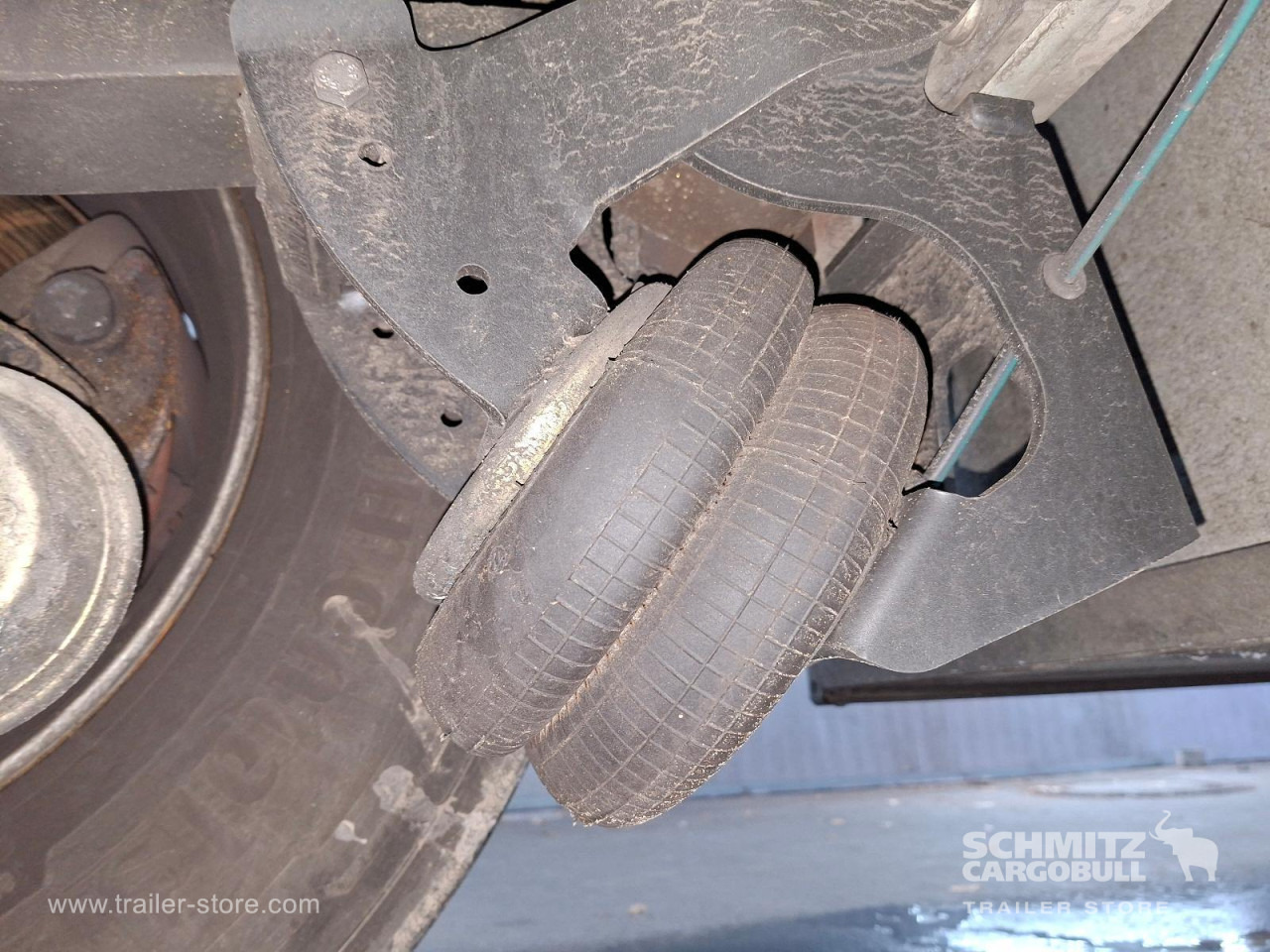 SCHMITZ Auflieger Curtainsider Standard - סמיטריילר עם וילונות צד: תמונה 3 SCHMITZ Auflieger Curtainsider Standard - סמיטריילר עם וילונות צד: תמונה 3