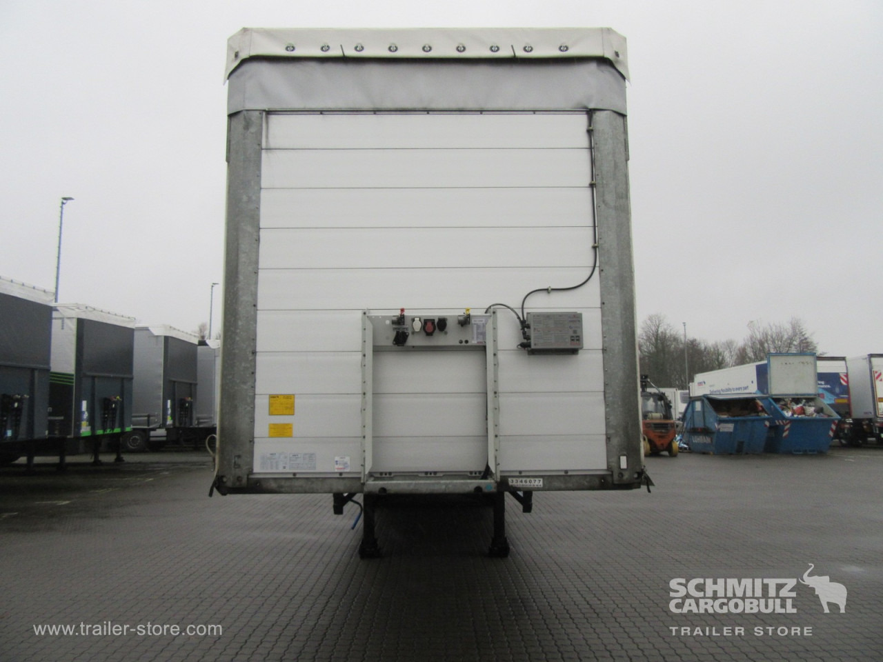 SCHMITZ Auflieger Curtainsider Standard - סמיטריילר עם וילונות צד: תמונה 2 SCHMITZ Auflieger Curtainsider Standard - סמיטריילר עם וילונות צד: תמונה 2