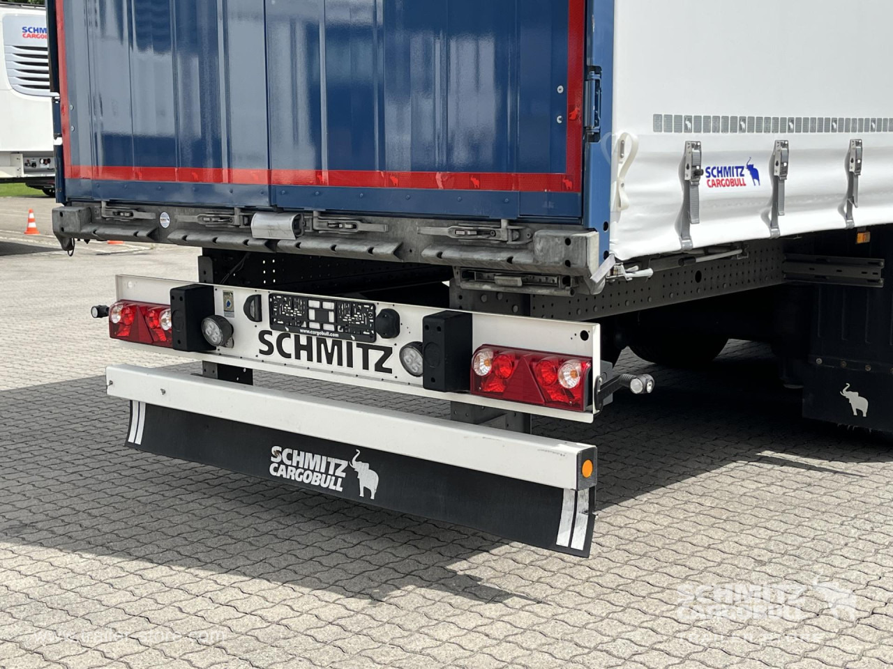 SCHMITZ Auflieger Curtainsider Standard - סמיטריילר עם וילונות צד: תמונה 2 SCHMITZ Auflieger Curtainsider Standard - סמיטריילר עם וילונות צד: תמונה 2