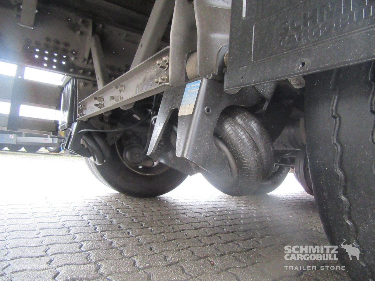 SCHMITZ Auflieger Curtainsider Standard - סמיטריילר עם וילונות צד: תמונה 3 SCHMITZ Auflieger Curtainsider Standard - סמיטריילר עם וילונות צד: תמונה 3