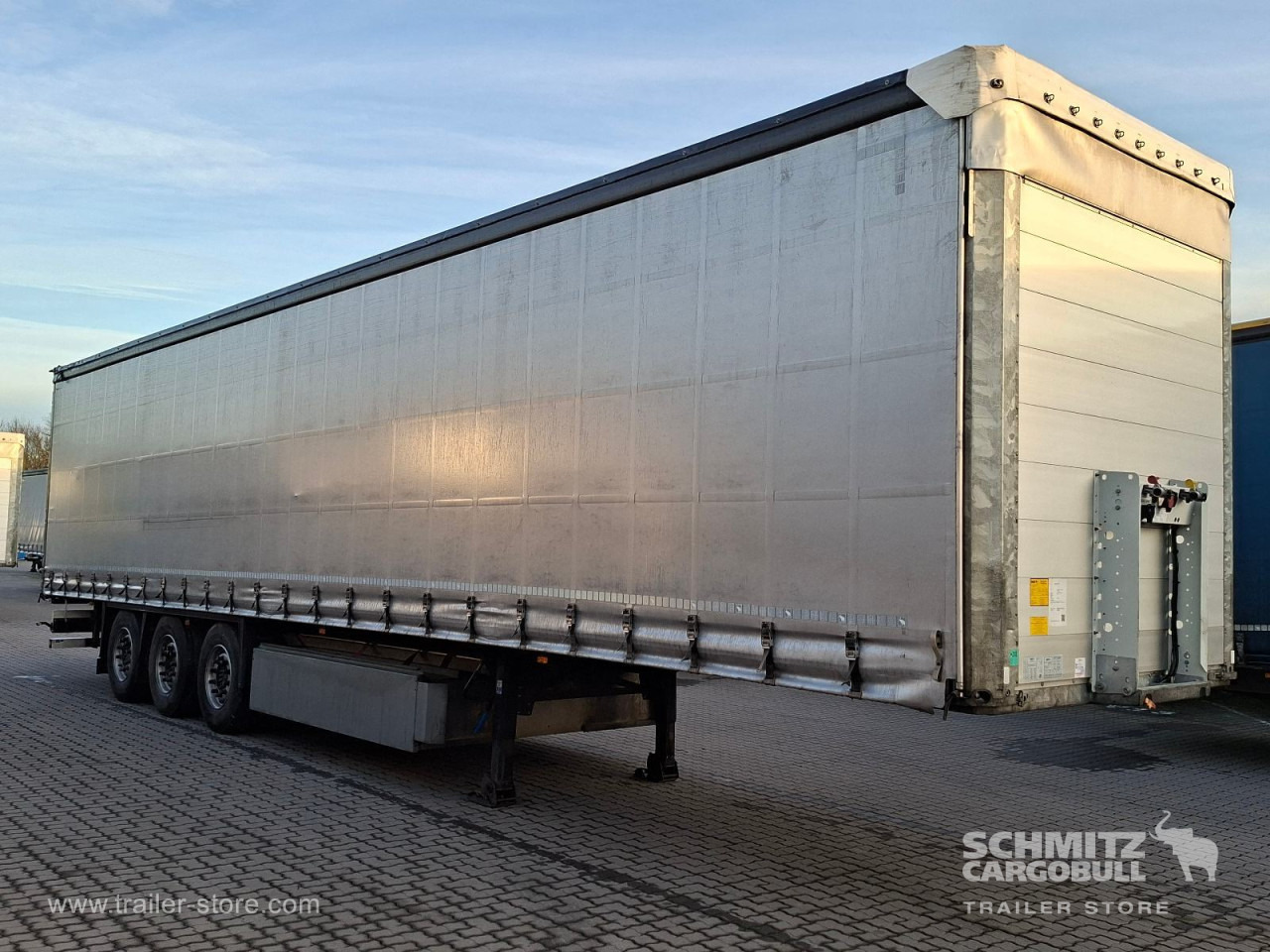 SCHMITZ Auflieger Curtainsider Standard - סמיטריילר עם וילונות צד: תמונה 1 SCHMITZ Auflieger Curtainsider Standard - סמיטריילר עם וילונות צד: תמונה 1