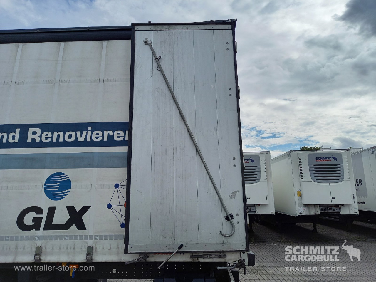 SCHMITZ Auflieger Curtainsider Standard - סמיטריילר עם וילונות צד: תמונה 2 SCHMITZ Auflieger Curtainsider Standard - סמיטריילר עם וילונות צד: תמונה 2