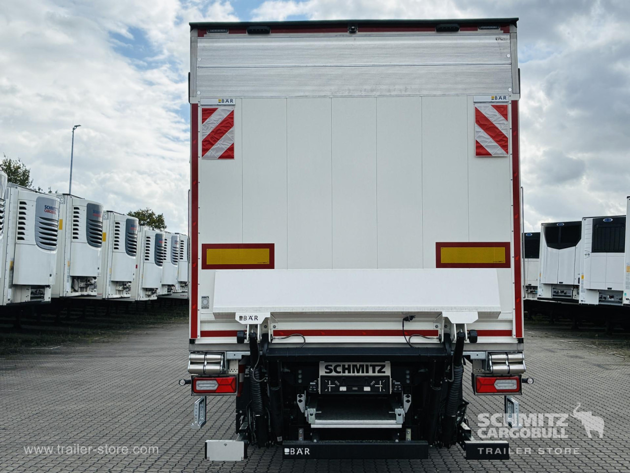 SCHMITZ Auflieger Tiefkühler Standard Taillift - סמיטריילר איזותרמי: תמונה 3 SCHMITZ Auflieger Tiefkühler Standard Taillift - סמיטריילר איזותרמי: תמונה 3