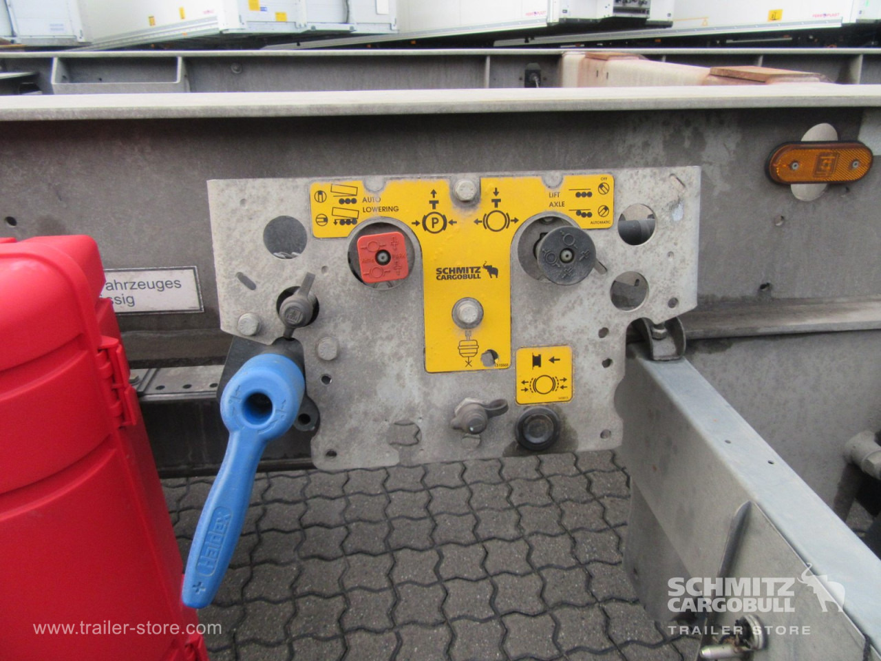 SCHMITZ Zentralachsanhänger Wechselfahrgestell - קרון נגרר מוביל מכולות/ החלפת גוף: תמונה 2 SCHMITZ Zentralachsanhänger Wechselfahrgestell - קרון נגרר מוביל מכולות/ החלפת גוף: תמונה 2