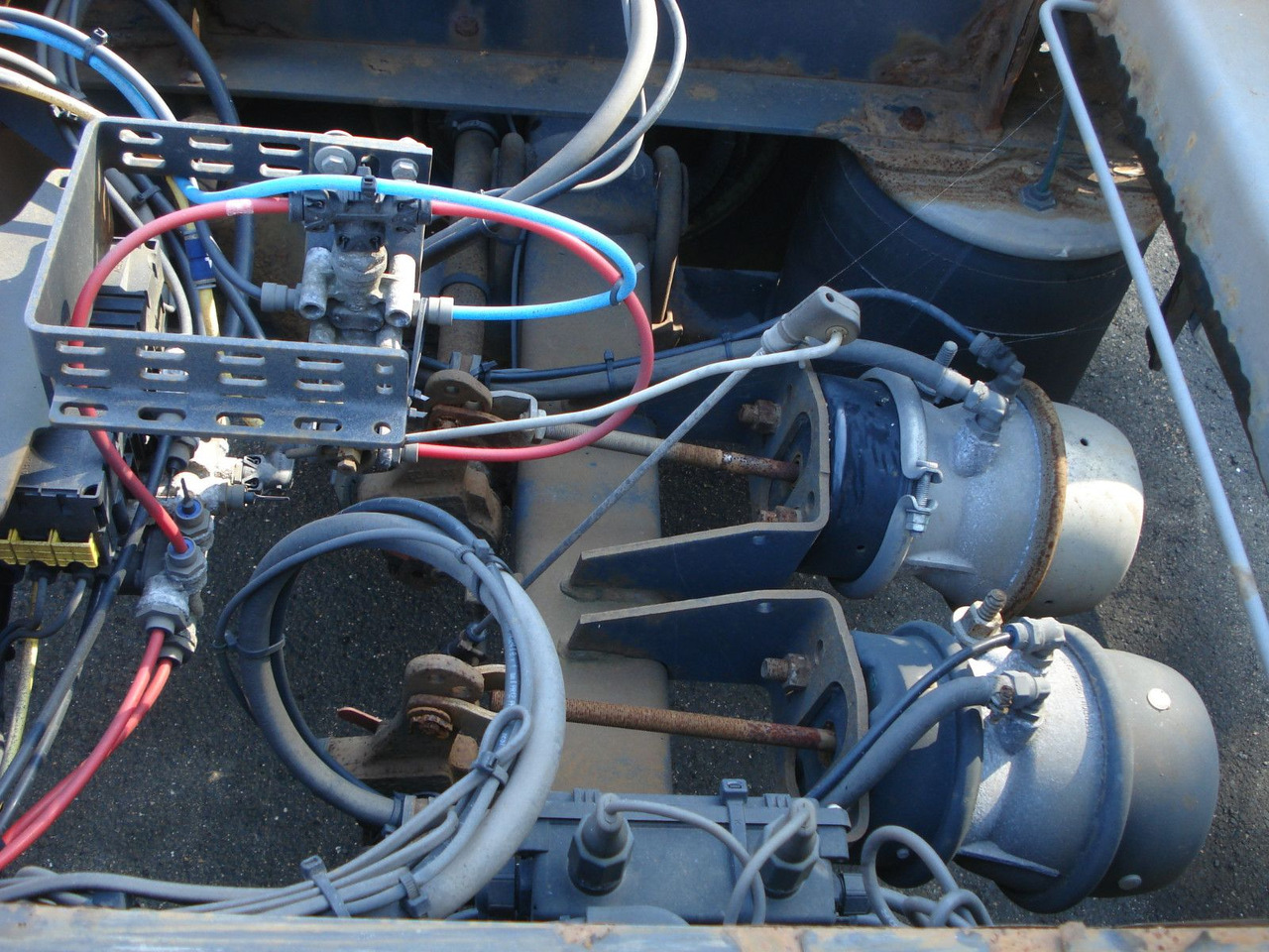 Krone AZ 18 A Drehschemel Zwillingsbereift! - קרון נגרר מוביל מכולות/ החלפת גוף: תמונה 4 Krone AZ 18 A Drehschemel Zwillingsbereift! - קרון נגרר מוביל מכולות/ החלפת גוף: תמונה 4