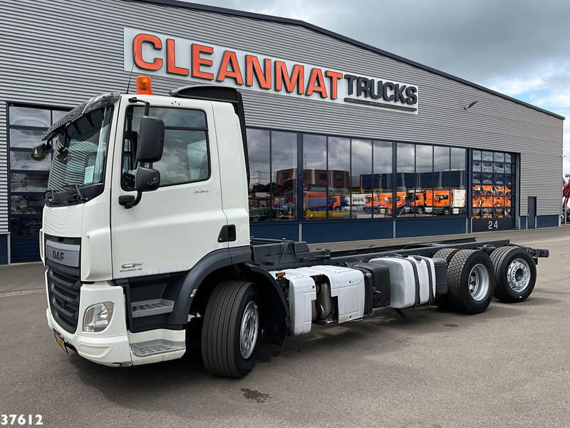 DAF FAN CF 330 Euro 6 Chassis cabine met kraanponton! Just 102.023 km! - משאית עם שלדת תא: תמונה 1 DAF FAN CF 330 Euro 6 Chassis cabine met kraanponton! Just 102.023 km! - משאית עם שלדת תא: תמונה 1