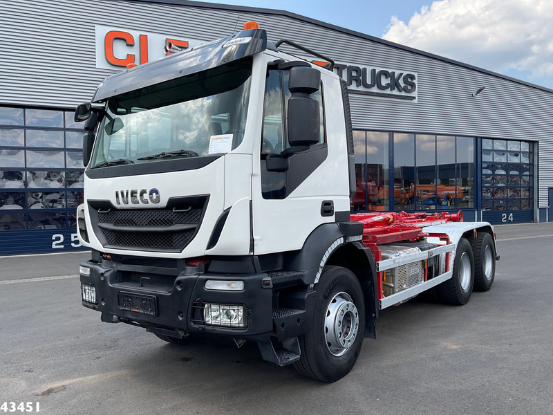 Iveco AD260T 6x4 Euro 6 AJK 20 haakarmsysteem - משאית הרמת וו: תמונה 2 Iveco AD260T 6x4 Euro 6 AJK 20 haakarmsysteem - משאית הרמת וו: תמונה 2