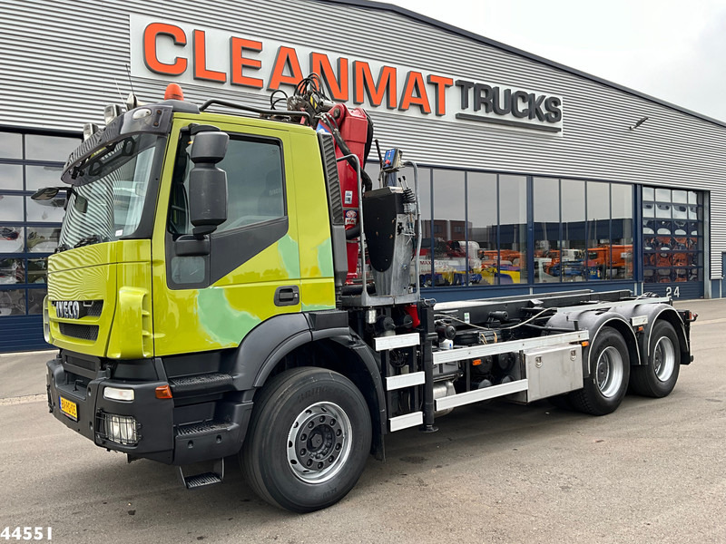 Iveco AD260T41 6x4 HMF 16 Tonmeter Z-kraan - משאית מערכת כבלים, משאית מנוף: תמונה 2 Iveco AD260T41 6x4 HMF 16 Tonmeter Z-kraan - משאית מערכת כבלים, משאית מנוף: תמונה 2