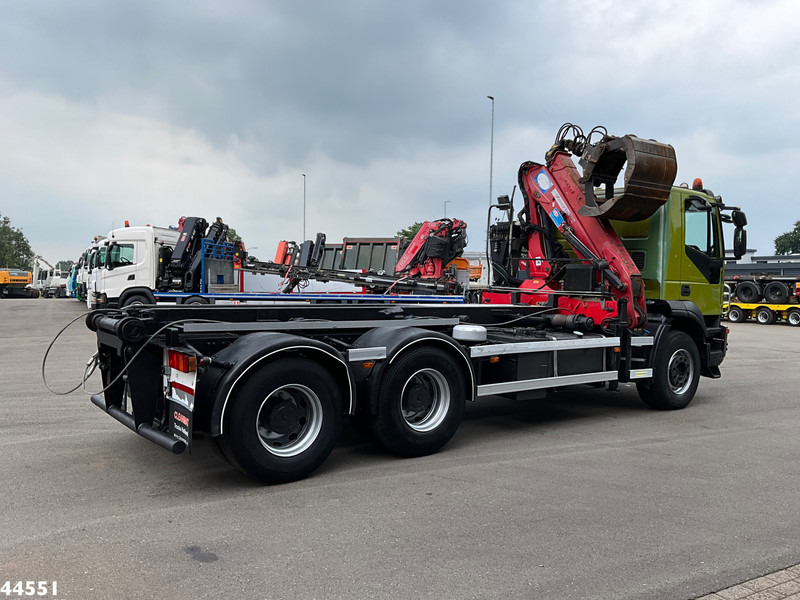 Iveco AD260T41 6x4 HMF 16 Tonmeter Z-kraan - משאית מערכת כבלים, משאית מנוף: תמונה 5 Iveco AD260T41 6x4 HMF 16 Tonmeter Z-kraan - משאית מערכת כבלים, משאית מנוף: תמונה 5