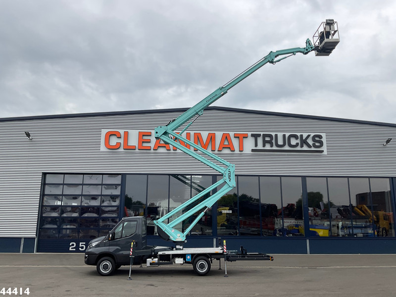 Iveco Daily 35S12 20 Meter hoogwerker + JIB Just 6.039 km! - משאית: תמונה 1 Iveco Daily 35S12 20 Meter hoogwerker + JIB Just 6.039 km! - משאית: תמונה 1