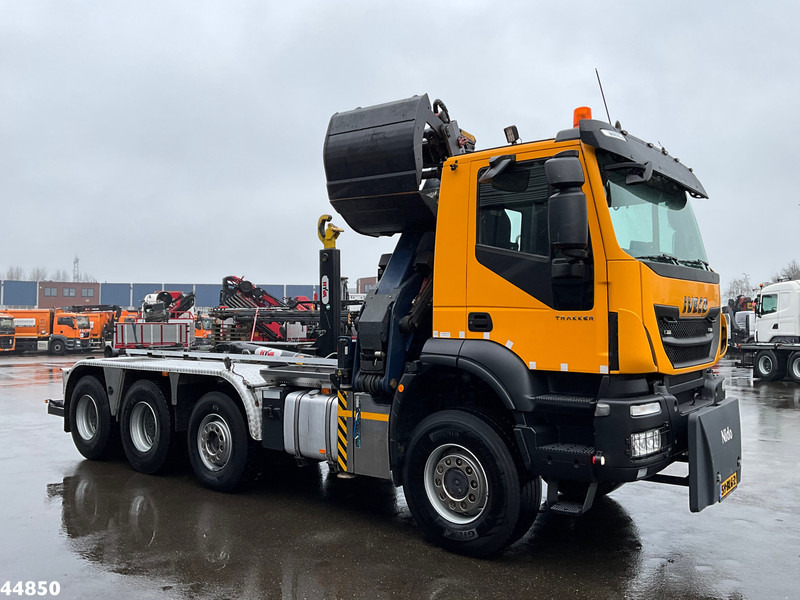 Iveco Trakker AD380T41W 8x6 Euro 6 HMF 19 Tonmeter Z-kraan - משאית הרמת וו, משאית מנוף: תמונה 5 Iveco Trakker AD380T41W 8x6 Euro 6 HMF 19 Tonmeter Z-kraan - משאית הרמת וו, משאית מנוף: תמונה 5