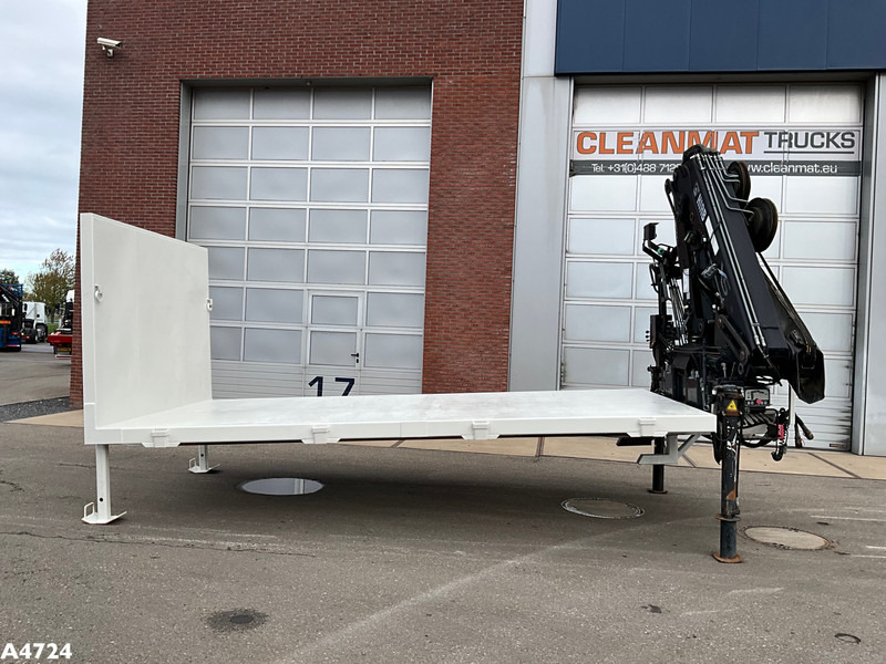 Laadplateau met Hiab 14 Tonmeter laadkraan - מכולת גלגול: תמונה 3 Laadplateau met Hiab 14 Tonmeter laadkraan - מכולת גלגול: תמונה 3