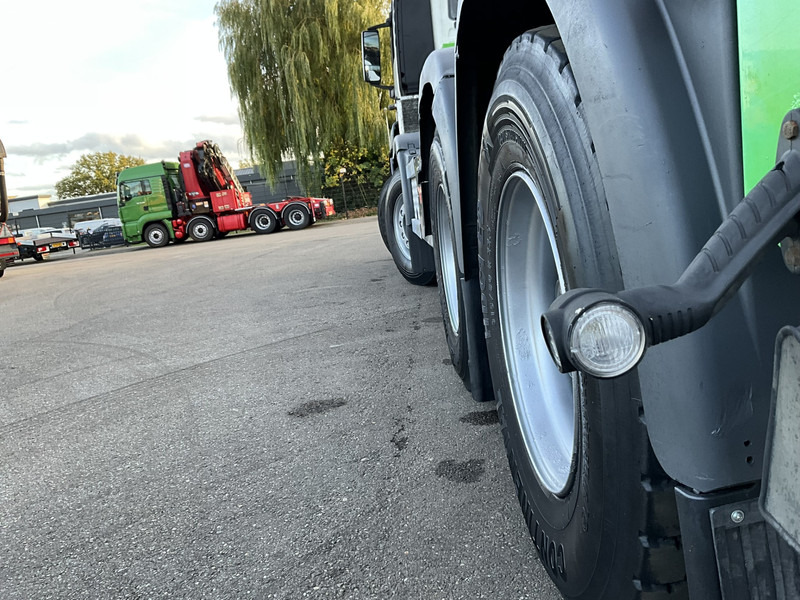 MAN TGA 41.440 8x4 Full Steel AJK 26 Ton haakarmsysteem + Laadplateau met Hiab 28 Tonmeter laadkraan - משאית הרמת וו: תמונה 4 MAN TGA 41.440 8x4 Full Steel AJK 26 Ton haakarmsysteem + Laadplateau met Hiab 28 Tonmeter laadkraan - משאית הרמת וו: תמונה 4