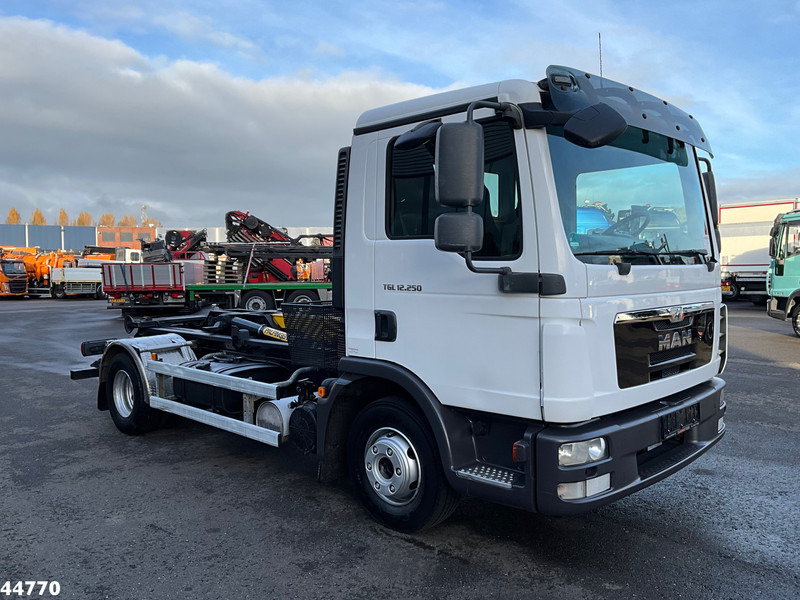 MAN TGL 12.250 Palfinger haakarmsysteem - משאית הרמת וו: תמונה 3 MAN TGL 12.250 Palfinger haakarmsysteem - משאית הרמת וו: תמונה 3
