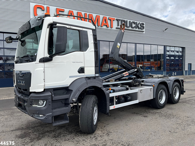 MAN TGS 33.470 6x4 Euro 6 Full Steel AJK 20 Ton haakarmsysteem - משאית הרמת וו: תמונה 1 MAN TGS 33.470 6x4 Euro 6 Full Steel AJK 20 Ton haakarmsysteem - משאית הרמת וו: תמונה 1